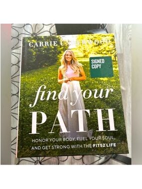 Carrie Underwood American Idol Judge Singer Signed Autograph Book With COA